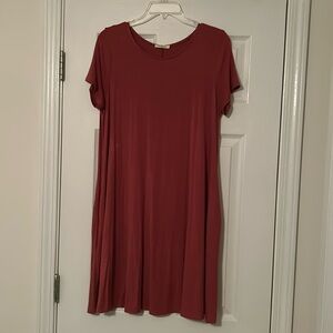 Maroon dress with pockets!